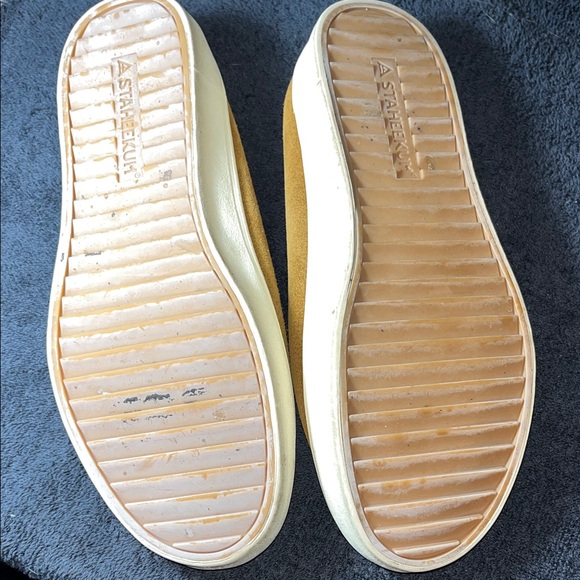 Casual Tan Suede Women's Loafers - Picture 6 of 6